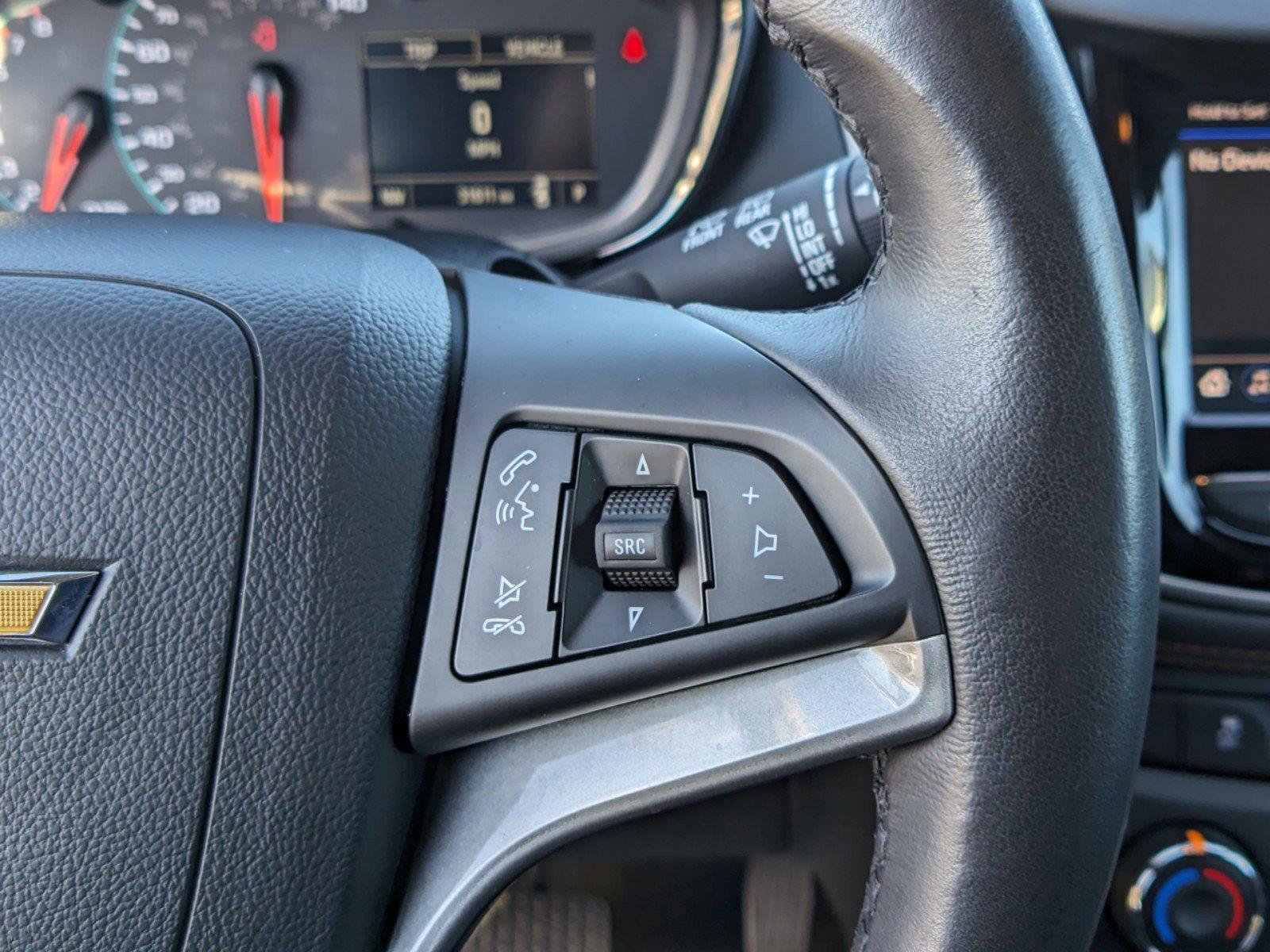 Used 2022 Chevrolet Trax LT w/ LT Convenience Package image 23