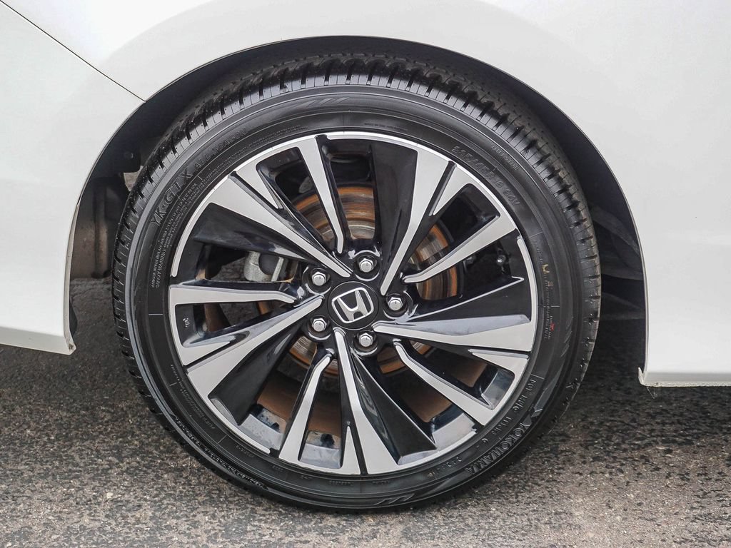 Used 2017 Honda Accord EX-L image 9
