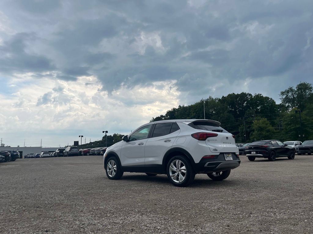 Used 2024 Buick Encore GX Preferred w/ Comfort Package AWD/4WD image 7