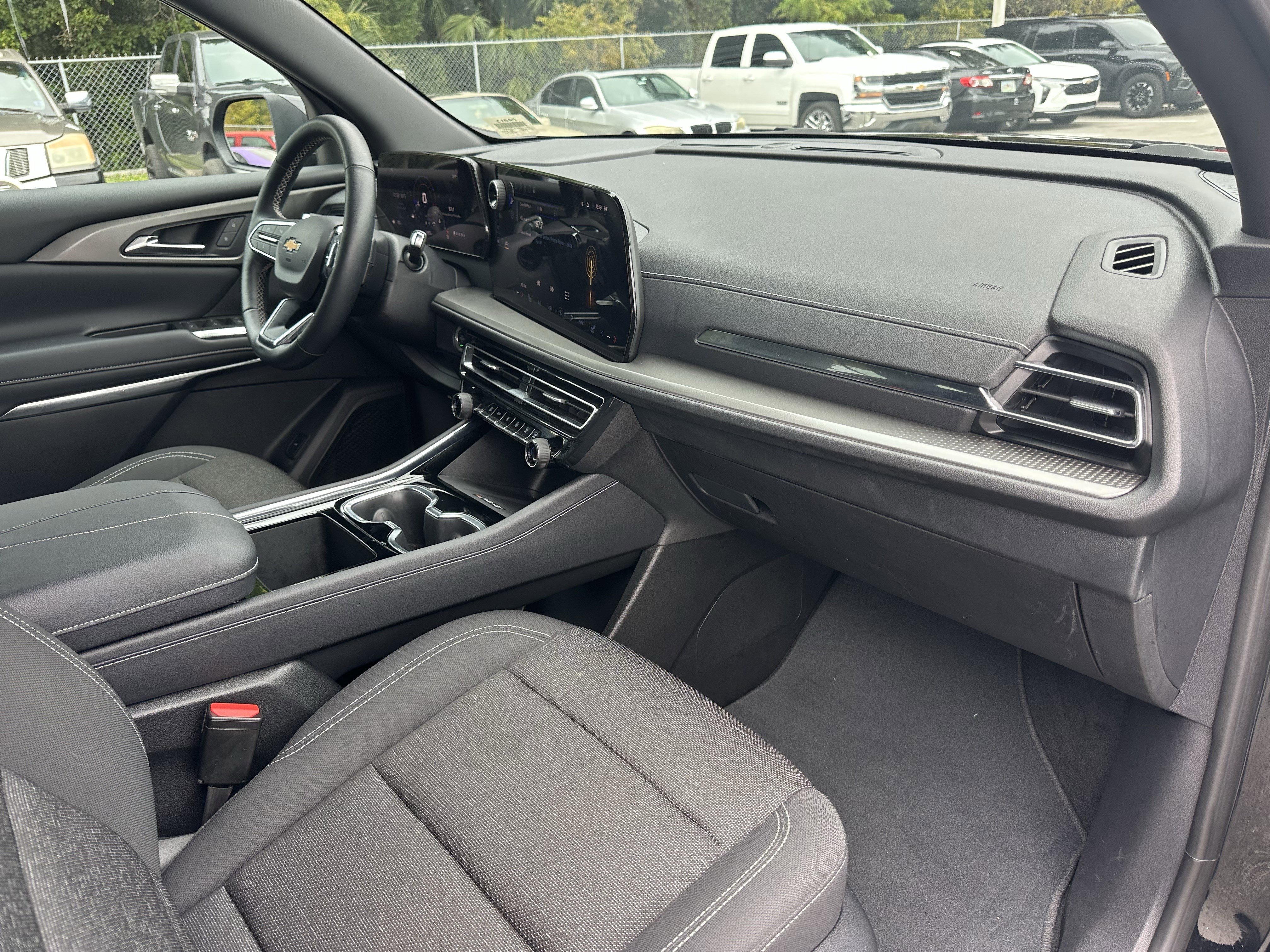 Certified 2025 Chevrolet Traverse LT image 40