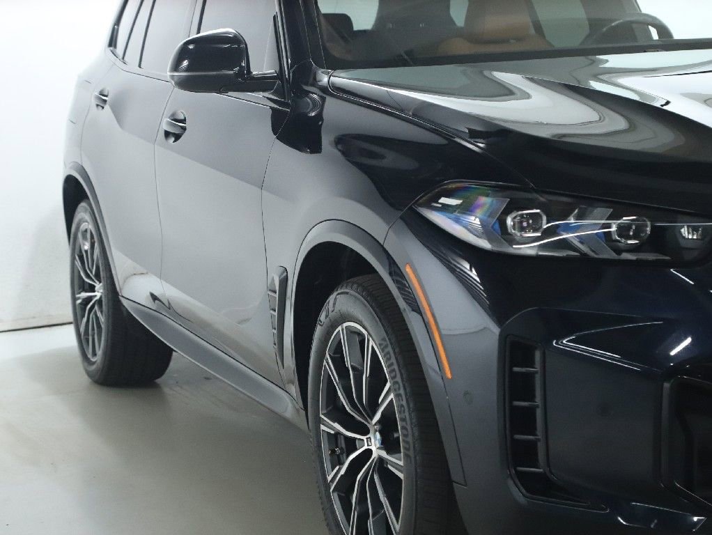 Used 2024 BMW X5 xDrive40i w/ M Sport Package AWD/4WD image 12