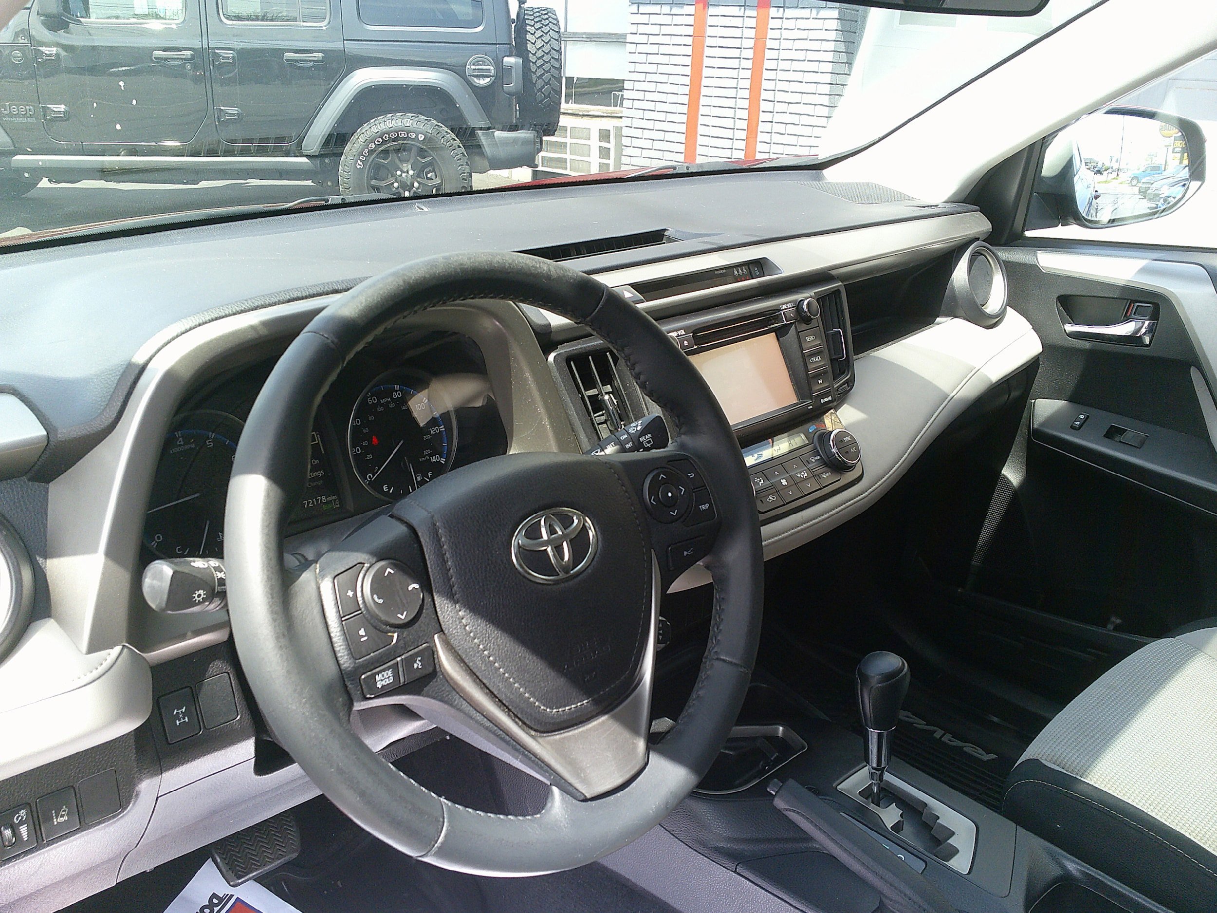 Used 2018 Toyota RAV4 XLE w/ Plus Extra Value Package AWD/4WD image 21