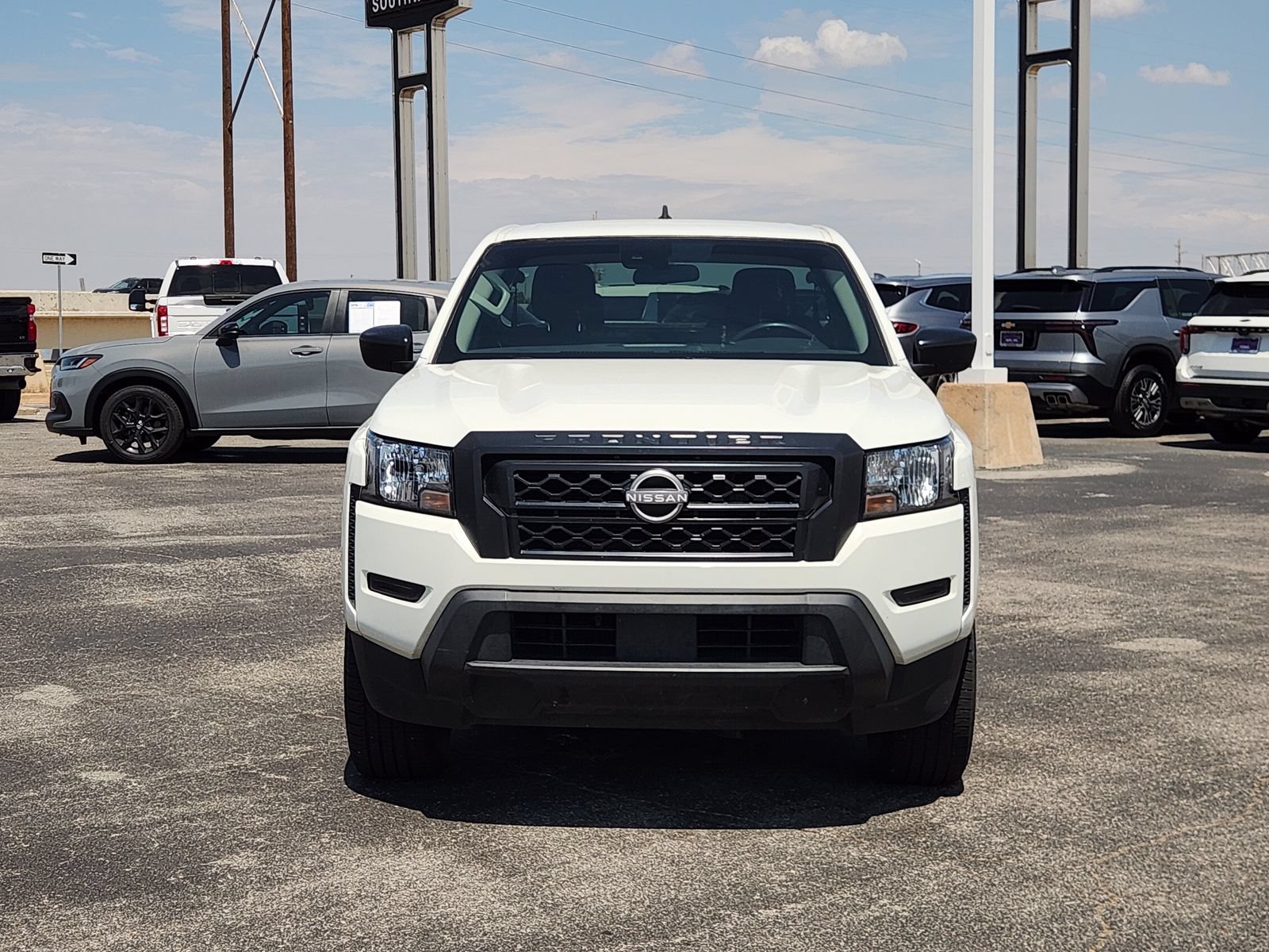 Used 2022 Nissan Frontier S RWD image 6