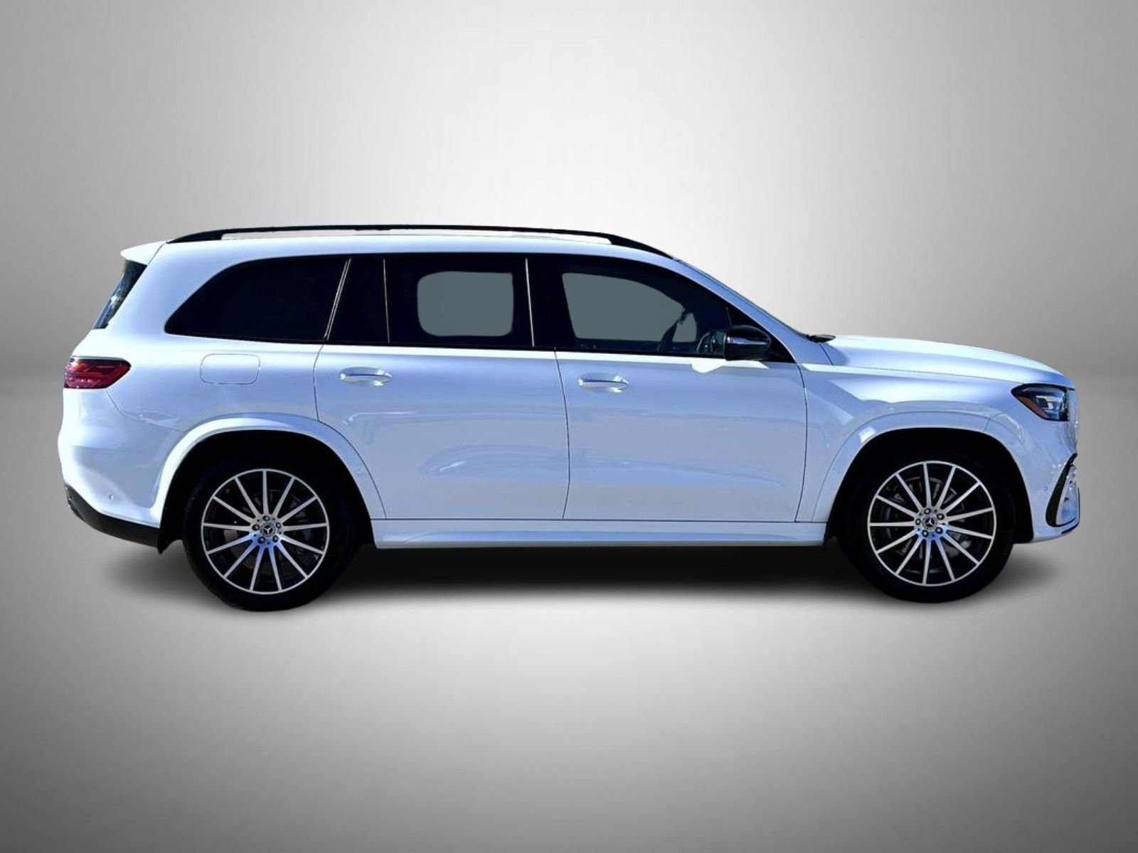 Used 2025 Mercedes-Benz GLS 450 4MATIC image 4