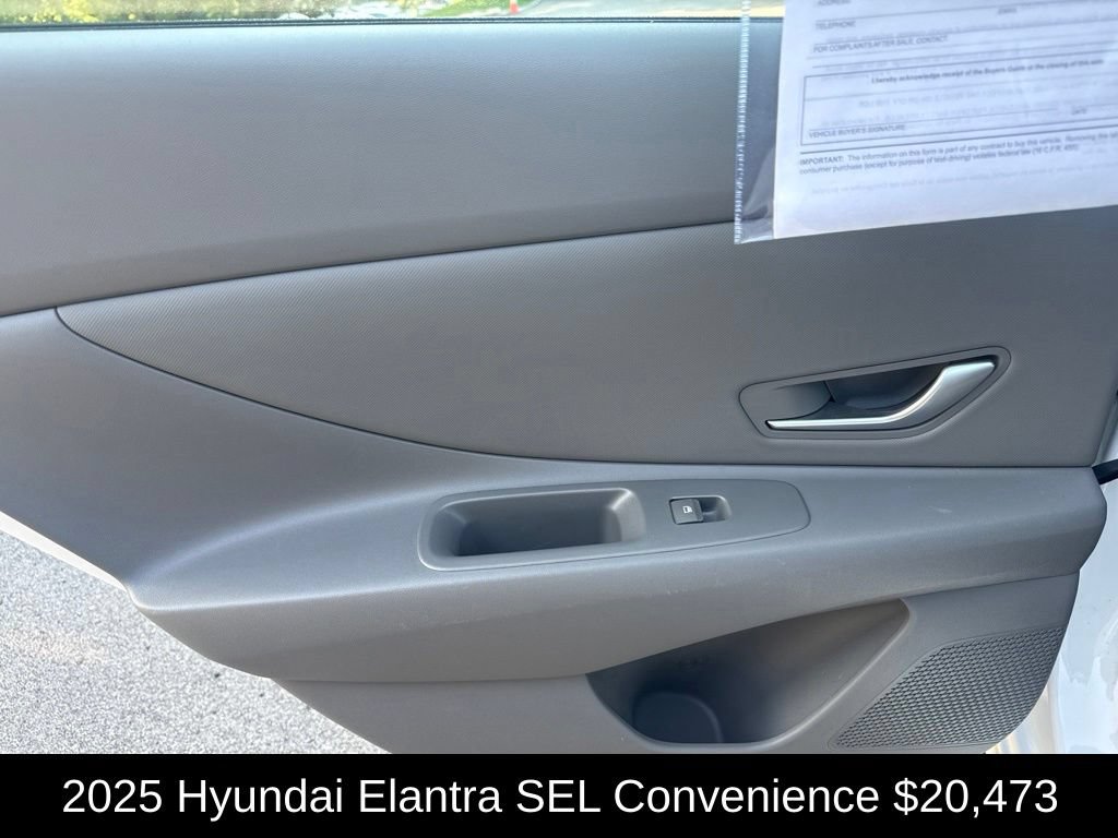Used 2025 Hyundai Elantra SEL FWD image 14