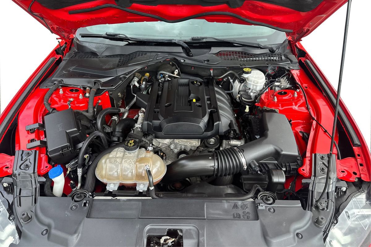 Used 2018 Ford Mustang Coupe image 22