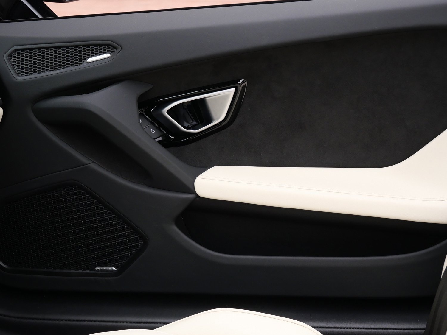 Used 2024 Lamborghini Huracan EVO image 20