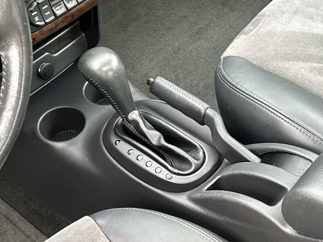Used 2005 Chrysler Sebring Limited FWD image 23