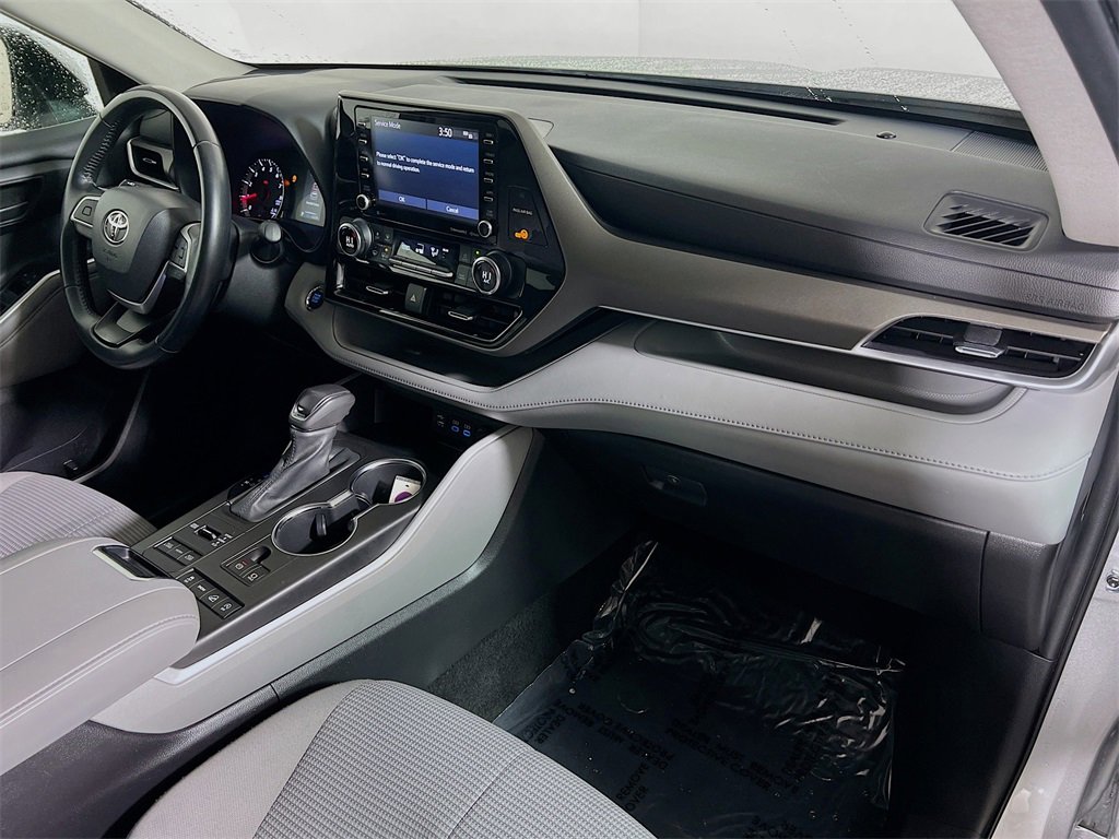 Certified 2022 Toyota Highlander LE image 27