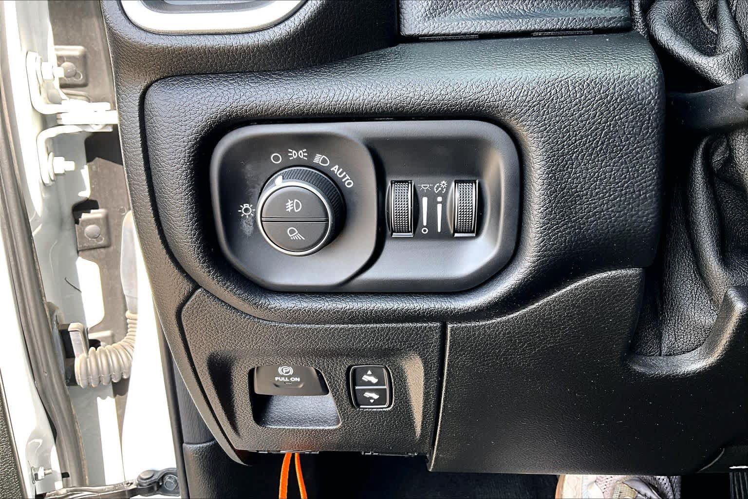 Used 2019 RAM 1500 Big Horn RWD image 36