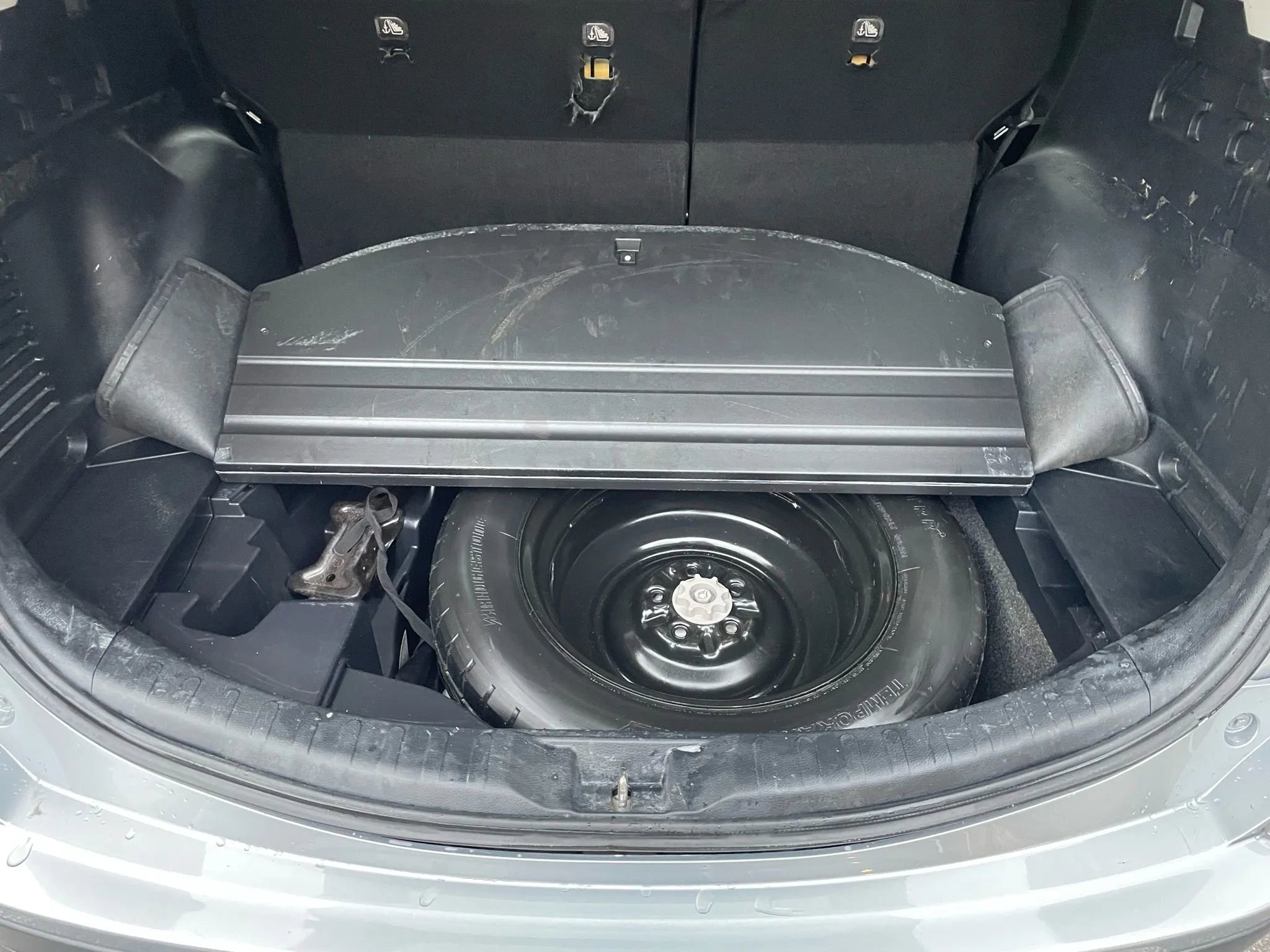 Used 2018 Toyota RAV4 LE w/ Carpet Mat Package image 45