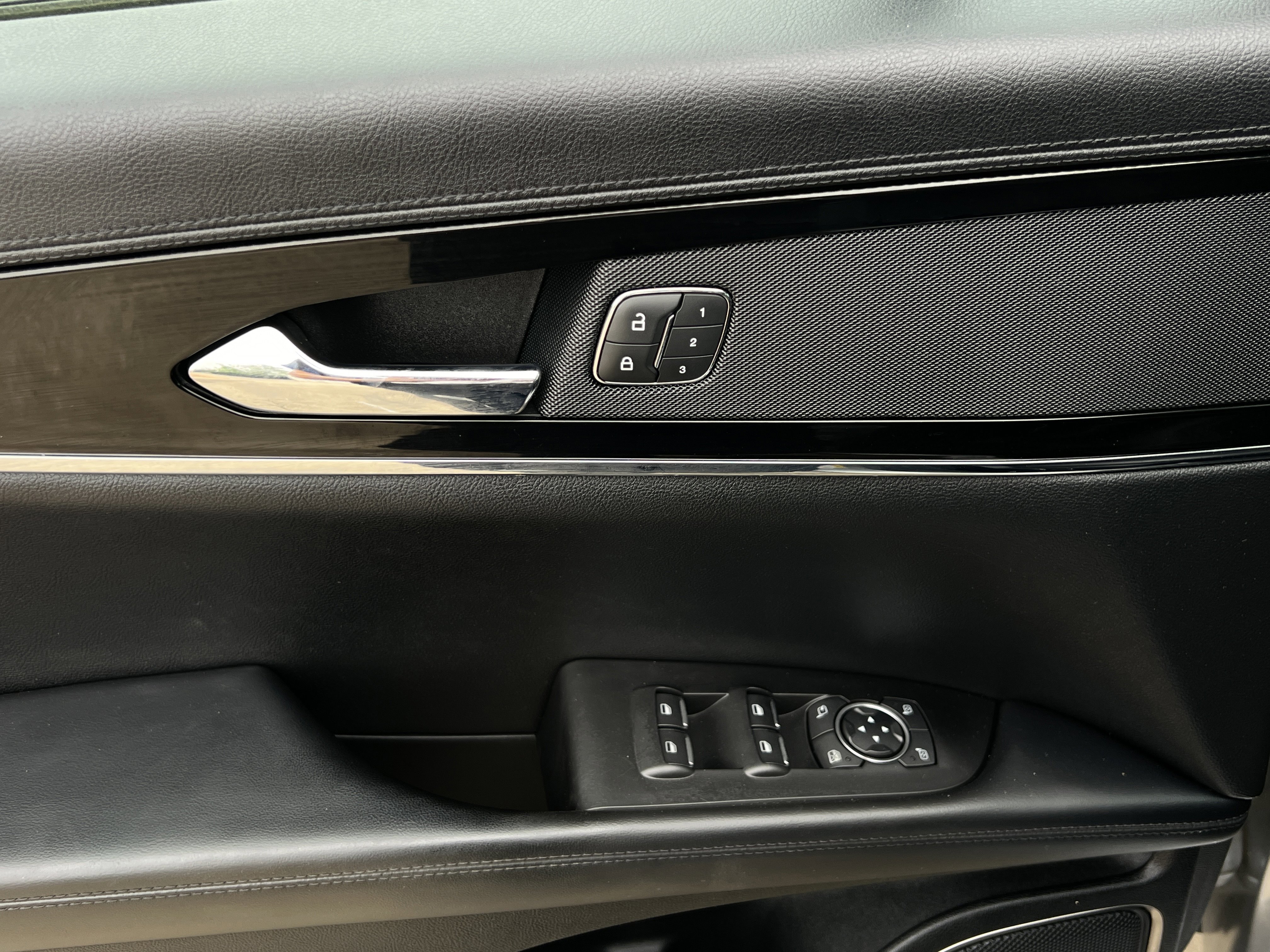 Used 2022 Lincoln Nautilus AWD image 22