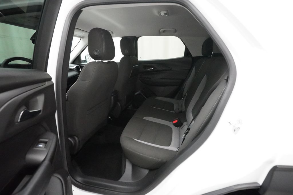 Used 2025 Chevrolet TrailBlazer LT w/ LT Cold Weather Package AWD/4WD image 15