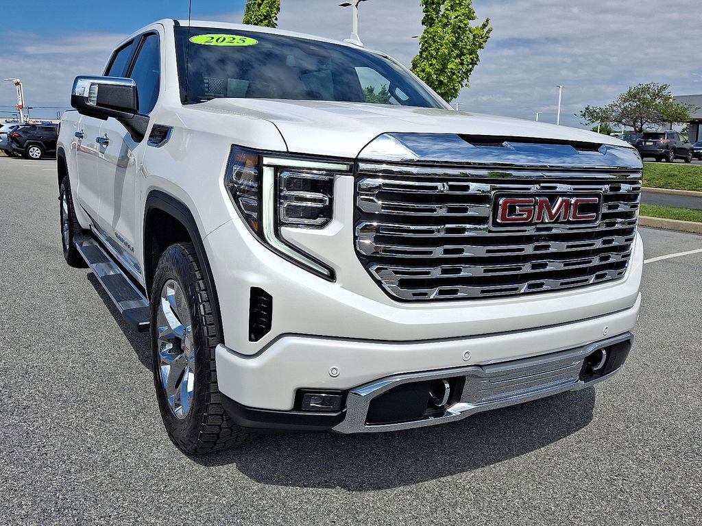 Used 2025 GMC Sierra 1500 Denali AWD/4WD image 2