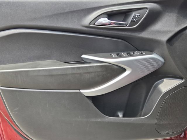 Used 2024 Chevrolet Trax RS FWD image 22