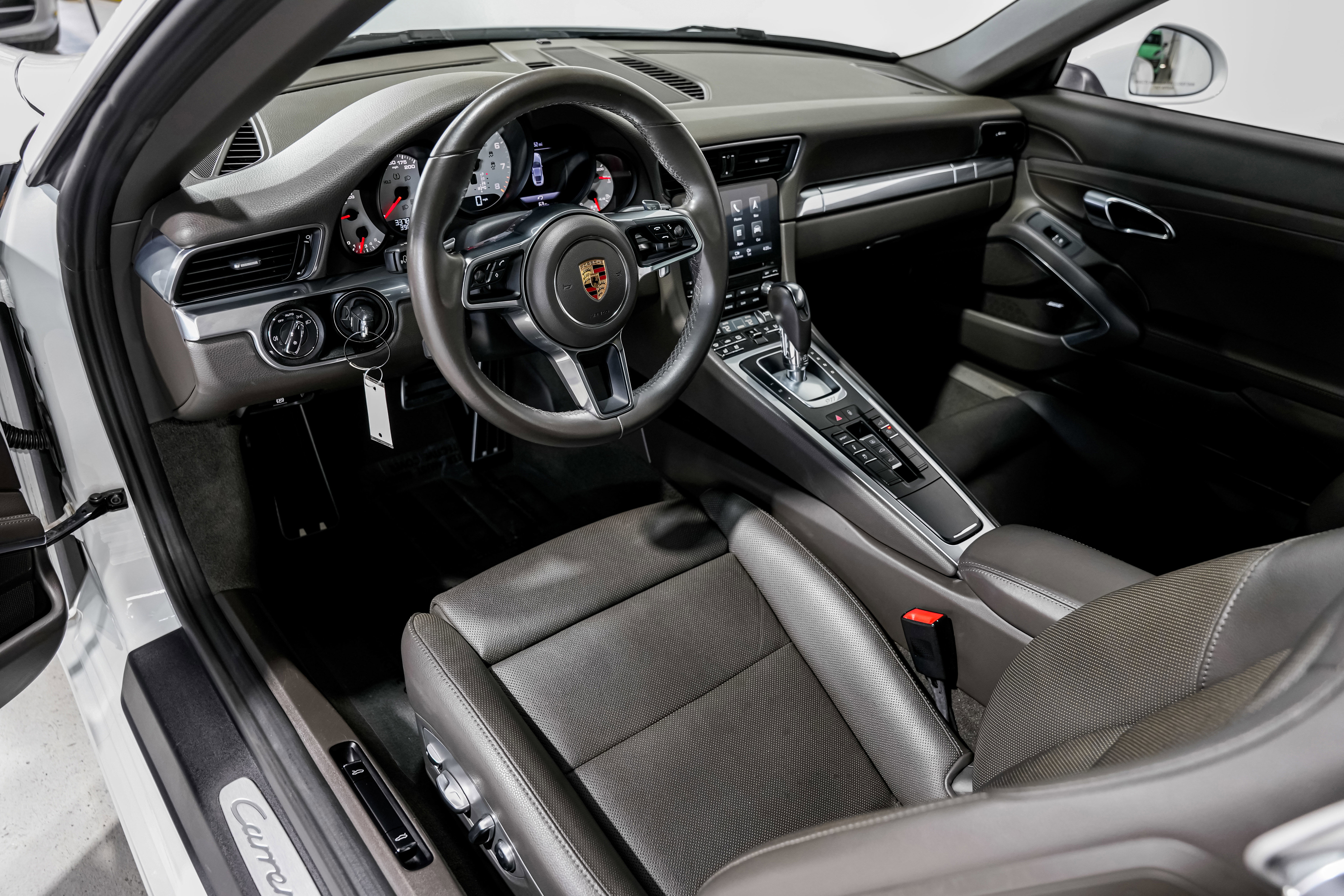 Used 2019 Porsche 911 Carrera S image 9