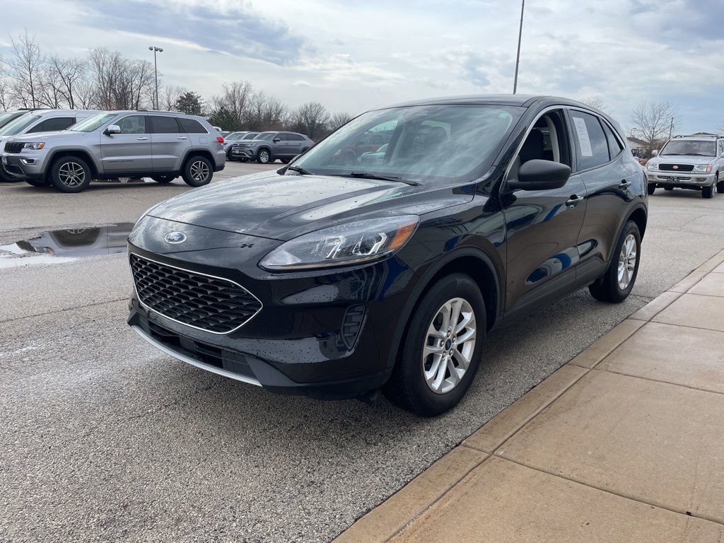 Used 2022 Ford Escape SE image 2