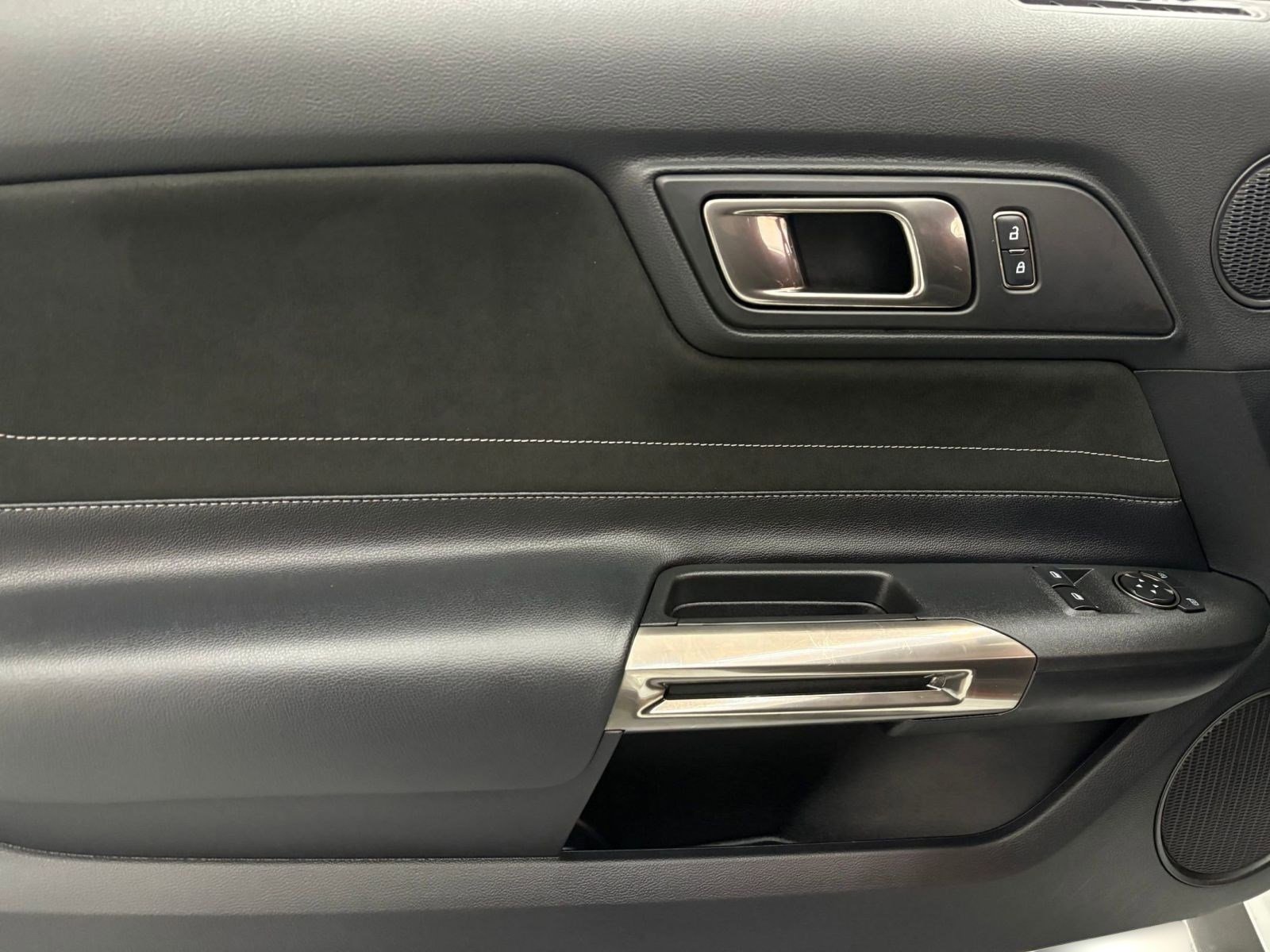 Used 2018 Ford Mustang Shelby GT350 w/ Electronics Package image 12