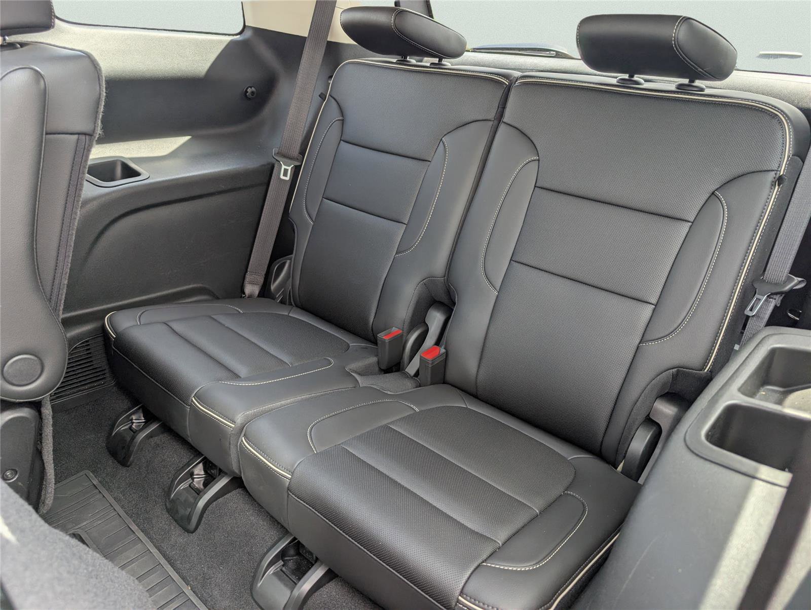 Used 2023 GMC Acadia Denali w/ Denali Ultimate Package FWD image 31