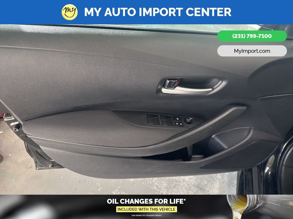 Used 2021 Toyota Corolla LE w/ Carpet Mat Package (TMS) image 10