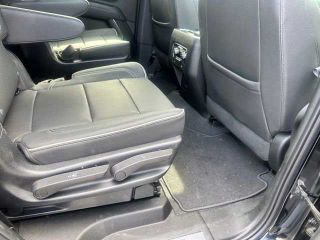 Used 2023 GMC Yukon SLT w/ SLT Luxury Package image 43