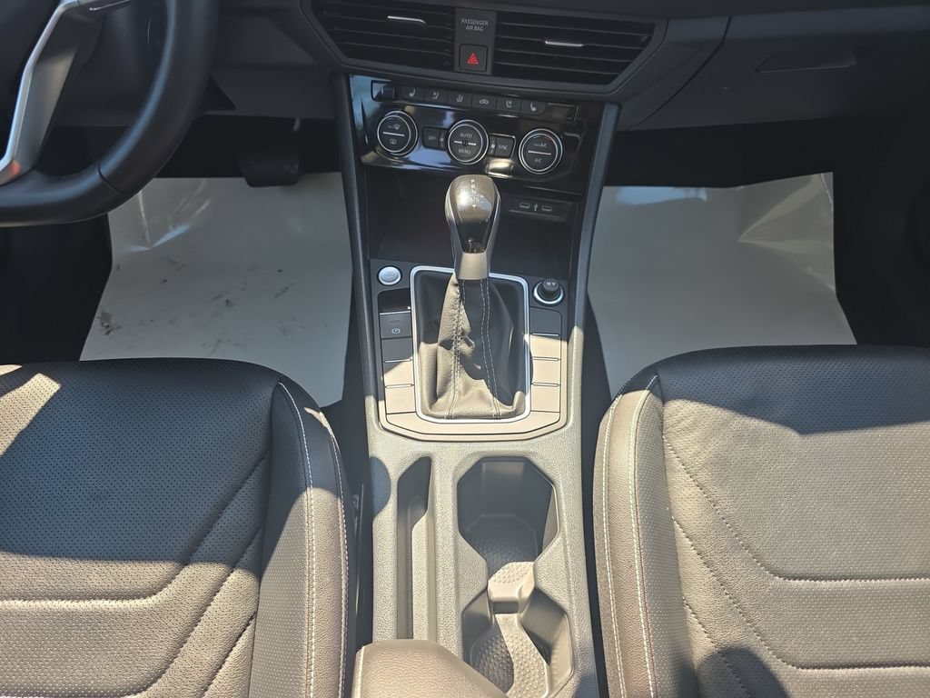 Used 2024 Volkswagen Jetta SEL FWD image 12