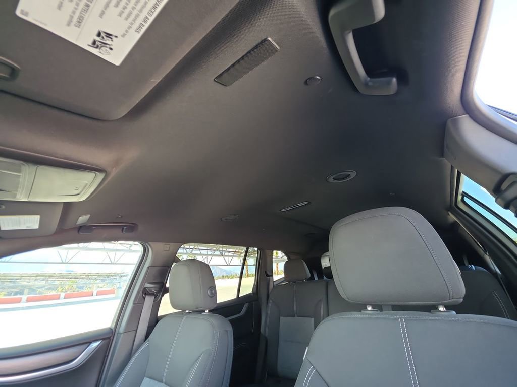 Used 2025 GMC Acadia Elevation image 19