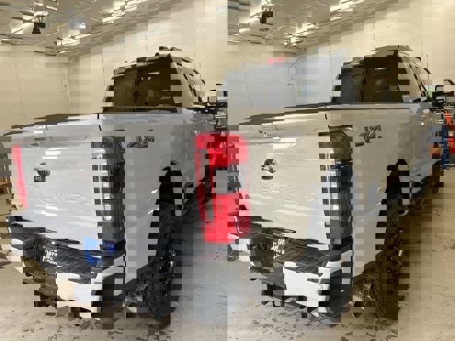 New 2026 Ford F350 Lariat w/ Black Appearance Package image 4