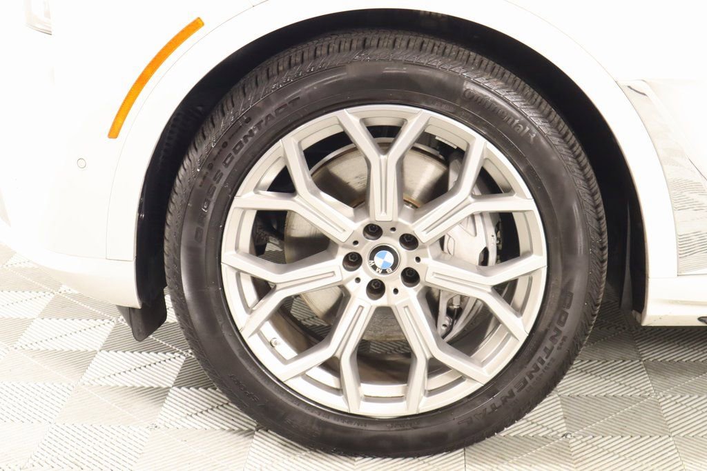 Used 2023 BMW X7 xDrive40i w/ Premium Package image 21