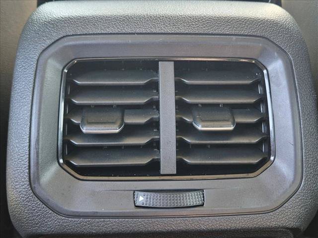 Used 2024 Volkswagen Tiguan SE FWD image 16