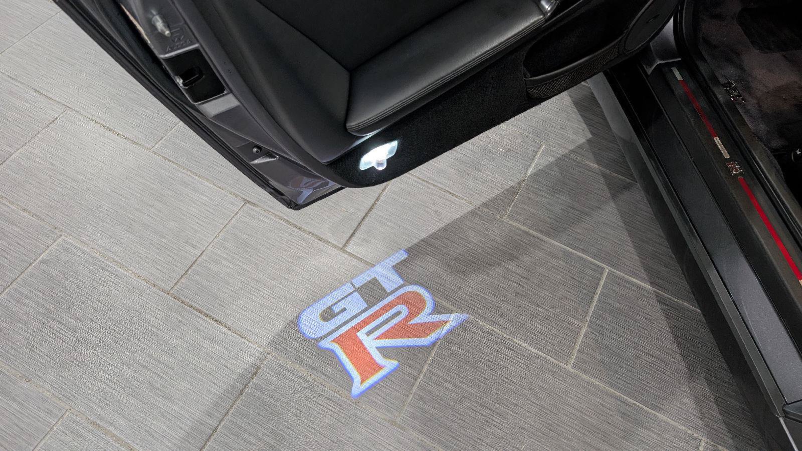 Used 2013 Nissan GT-R Black Edition AWD/4WD image 10
