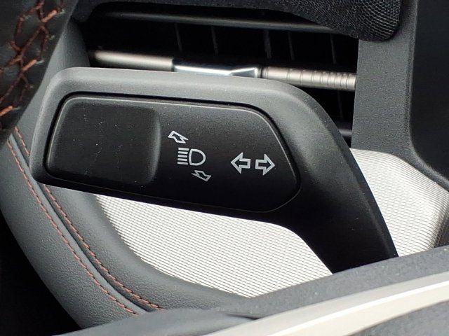 Used 2027 Ford Explorer Active w/ Active Comfort Package AWD/4WD image 33