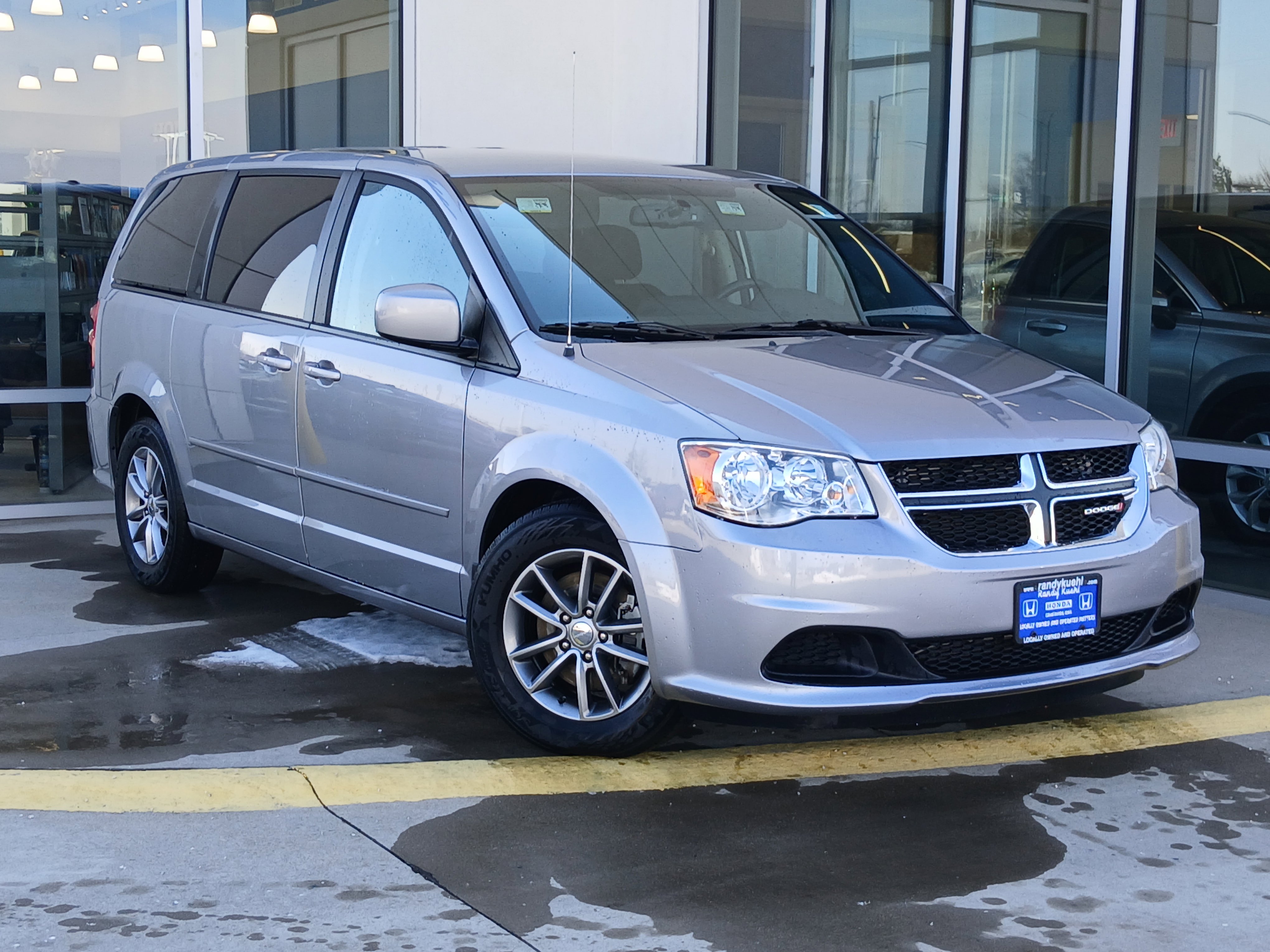 Used 2015 Dodge Grand Caravan SE
