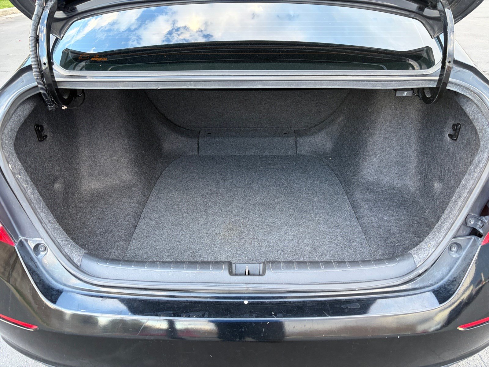 Used 2019 Honda Accord LX image 25