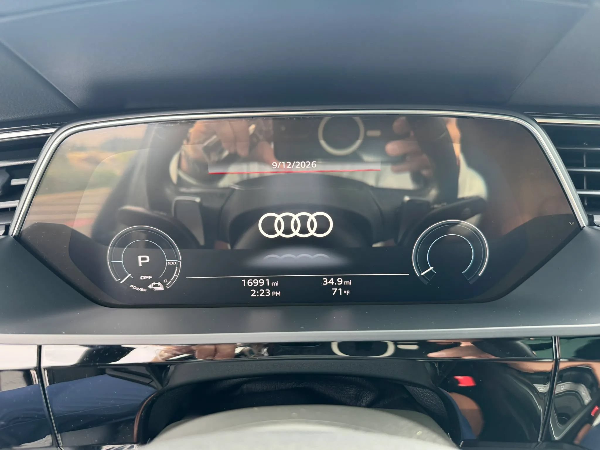 Used 2022 Audi e-tron Premium w/ Convenience Plus Package AWD/4WD image 36