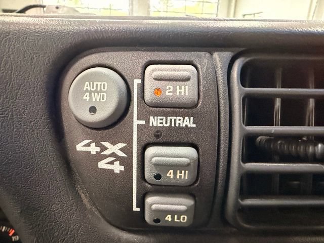 Used 1999 Chevrolet Blazer LT AWD/4WD image 21