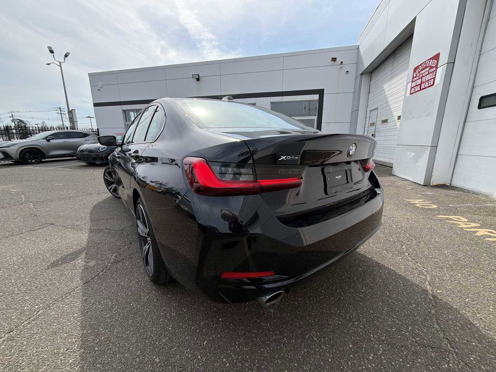 Certified 2023 BMW 330i xDrive Sedan w/ Premium Package image 4