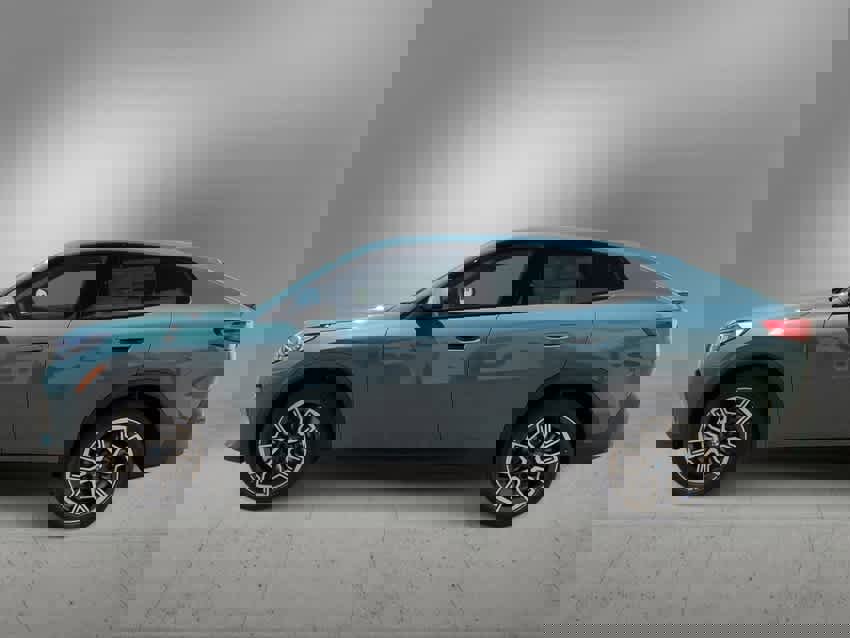 New 2025 BMW X2 xDrive28i w/ Convenience Package image 5