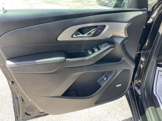 Used 2023 Chevrolet Traverse LT w/ LT Premium Package FWD image 9