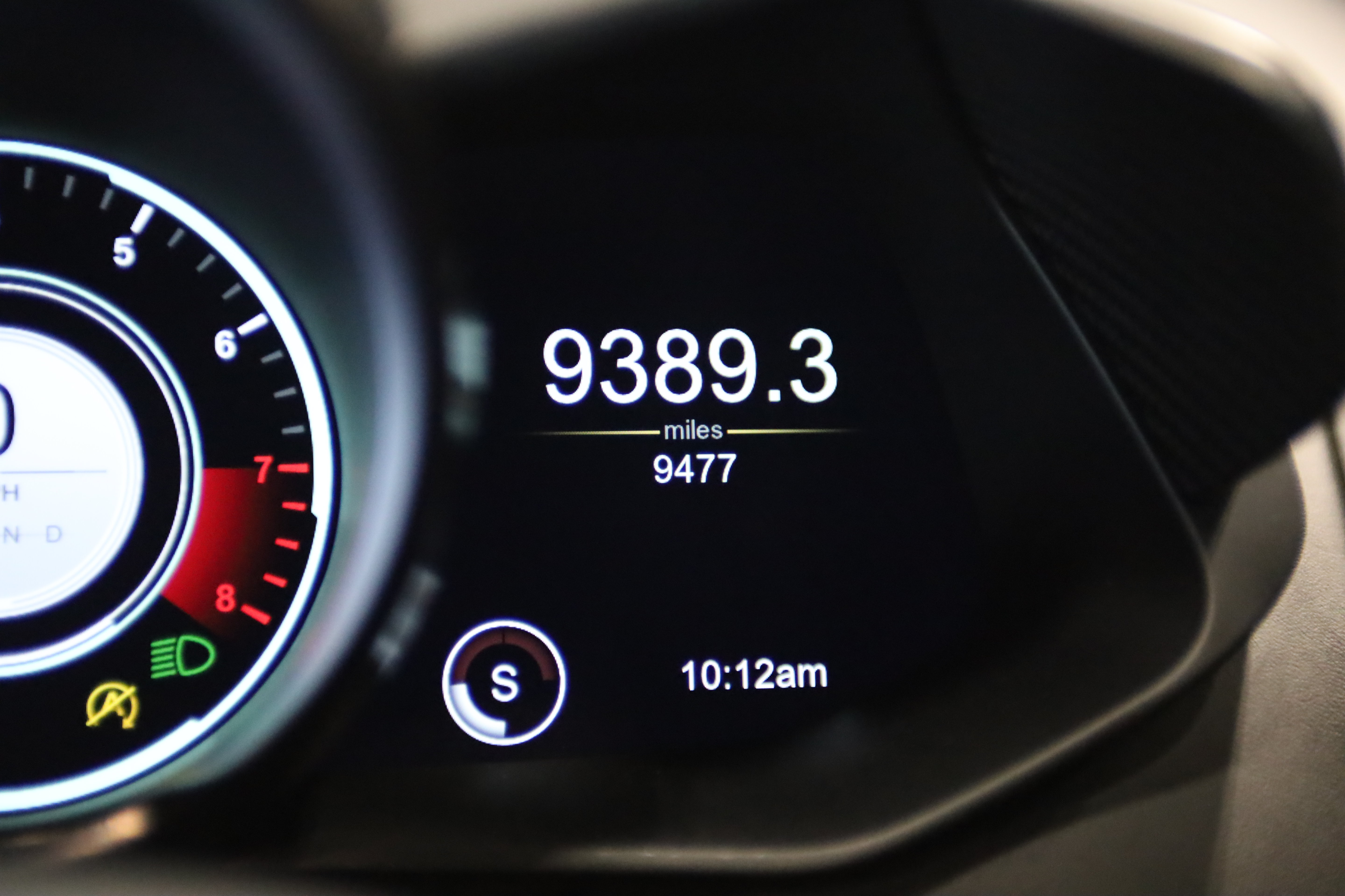 Used 2023 Aston Martin V8 Vantage Coupe RWD image 18