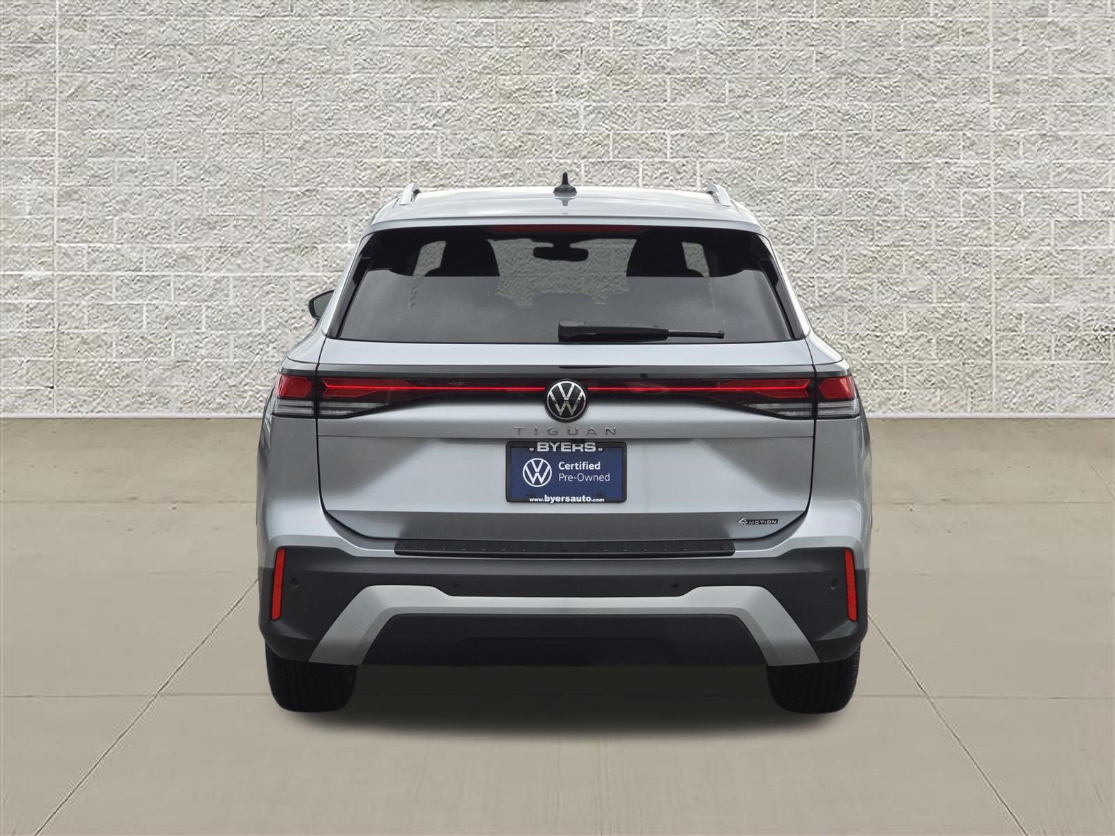 New 2025 Volkswagen Tiguan S AWD/4WD image 6