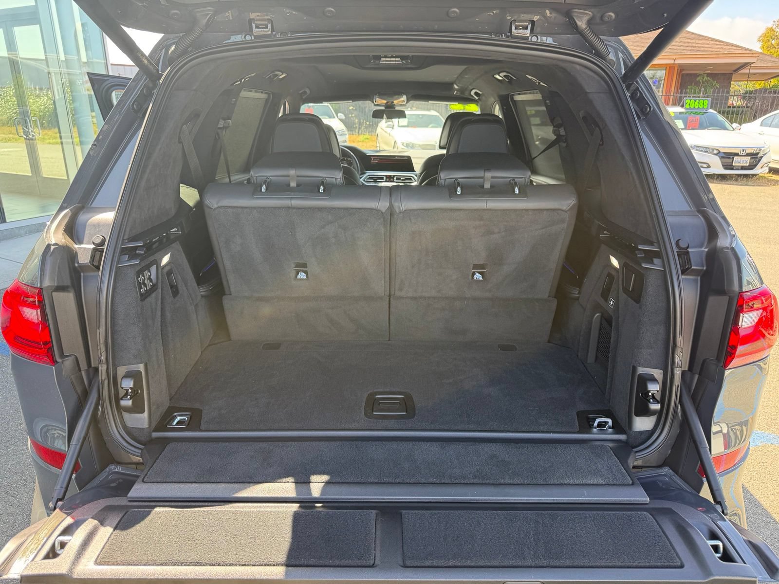 Used 2022 BMW X7 M50i AWD/4WD image 40