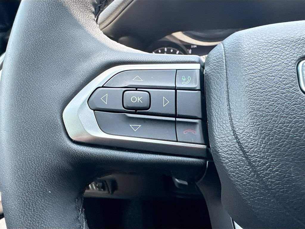 Used 2025 Jeep Compass Limited AWD/4WD image 11