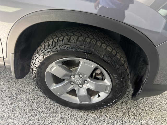 Used 2025 Honda Ridgeline TrailSport image 4