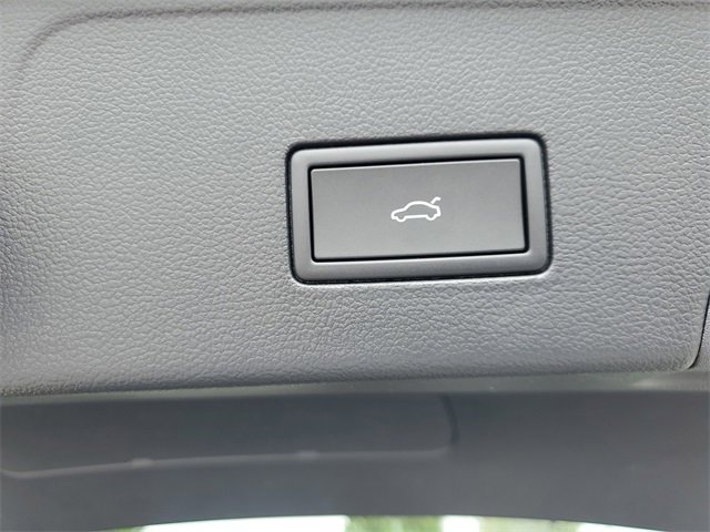 New 2026 Volkswagen Atlas Cross Sport SE image 9