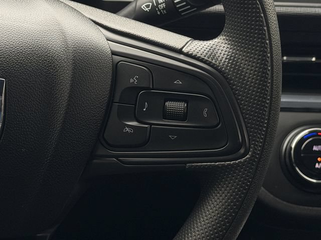 Certified 2025 Buick Envista Preferred FWD image 13