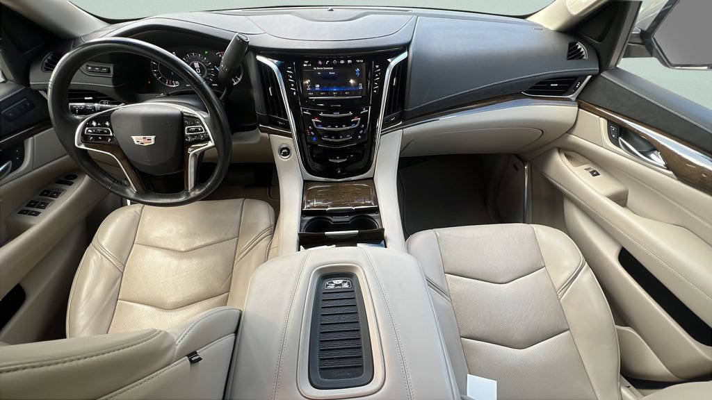Used 2019 Cadillac Escalade Luxury w/ LPO, Radiant Package RWD image 11