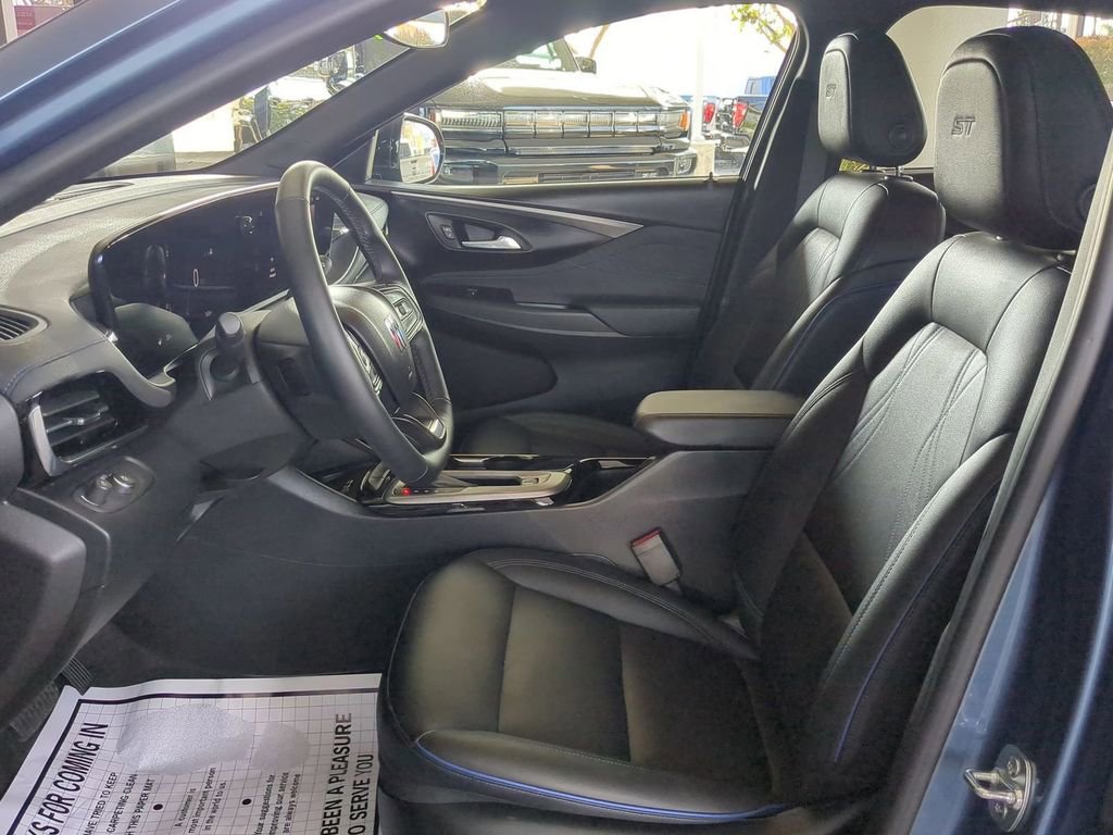 Used 2025 Buick Envista Sport Touring w/ Convenience I Package FWD image 21