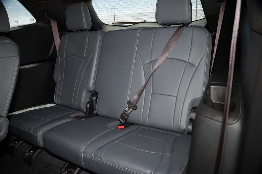 Used 2024 Buick Enclave Essence w/ Sport Touring Edition FWD image 37