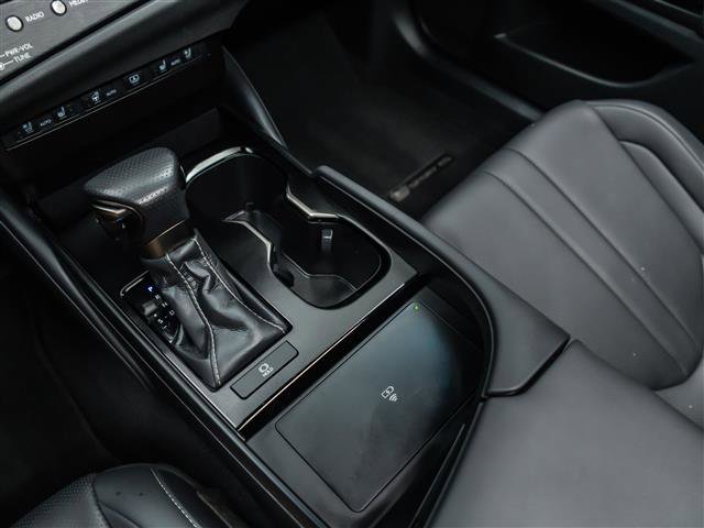 Used 2023 Lexus ES 350 F Sport w/ Accessory Package (Z2) image 22